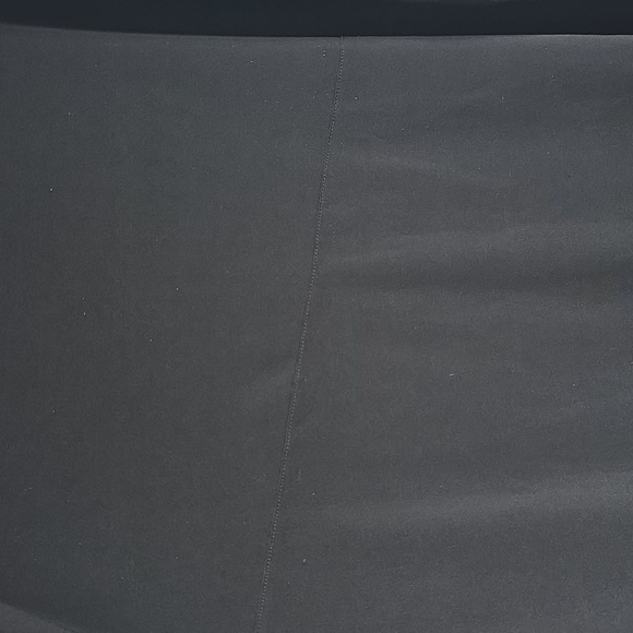 Elegant Black Women's Skirt - Picture 4 of 5